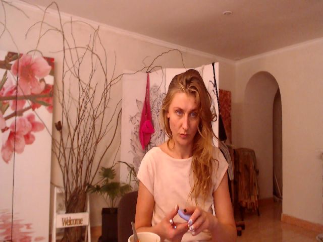 Live sex webcam photo for LiliaCrania #260302787