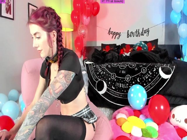 Live sex webcam photo for KasaraWood #254971291