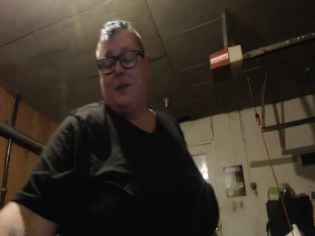 Live sex webcam photo for PunkChick420 #256221893