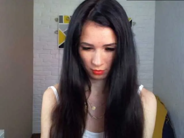 Live sex webcam photo for MilfLunna #250422300