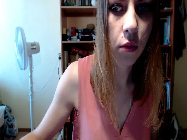 Live sex webcam photo for WinterGoddess #255296279