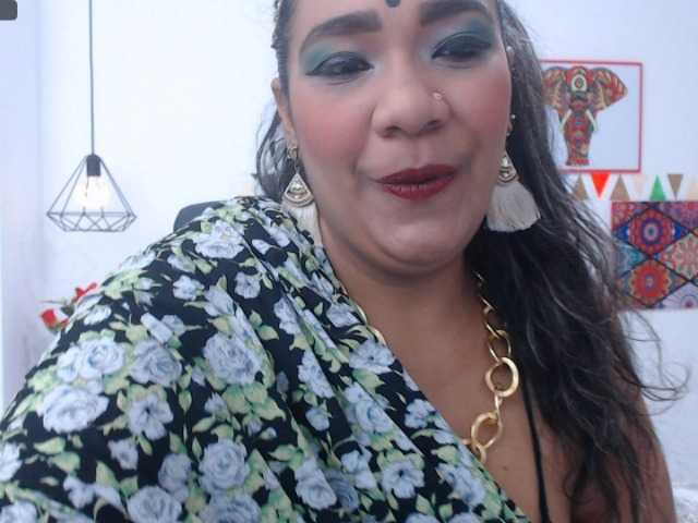 Live sex webcam photo for IndianMama #241406824