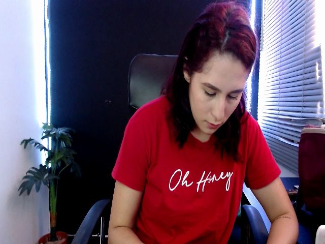 Live sex webcam photo for victoria_lee2 #265007441