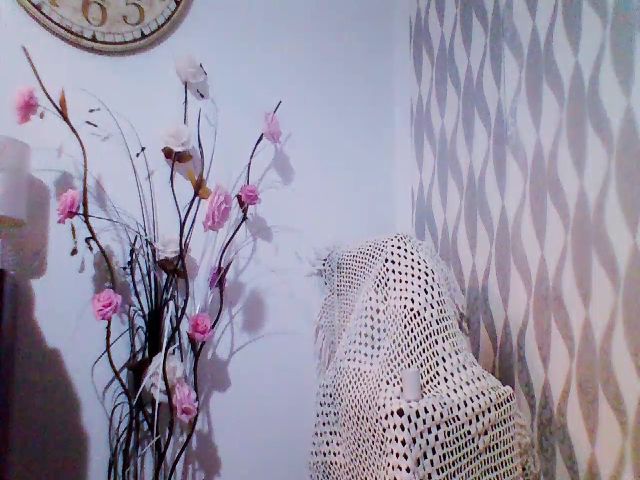 Live sex webcam photo for Isa__ #257763180