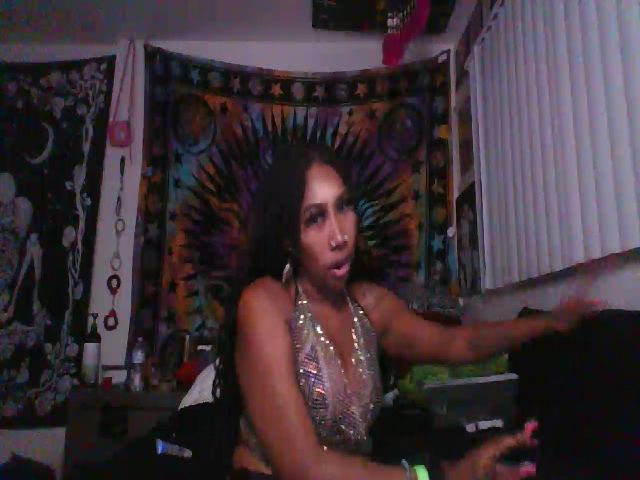 Live sex webcam photo for hennyhoneypot #255015125