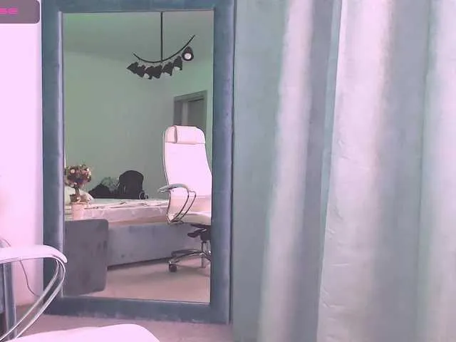 Live sex webcam photo for MissAkiro #241154866