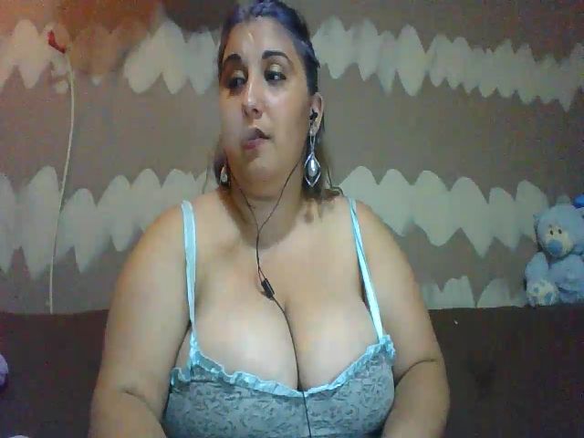 Live sex webcam photo for BigBreastsMia #255159647