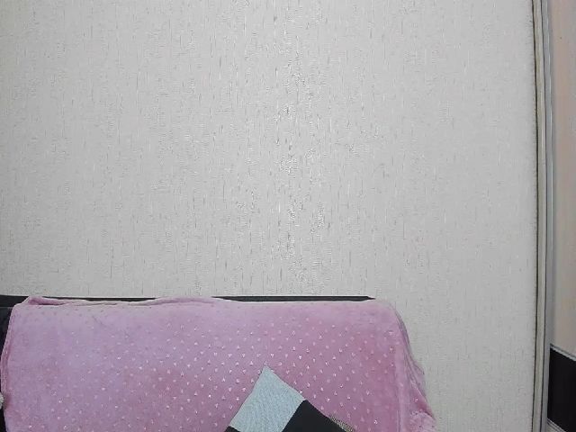 Live sex webcam photo for MissDiaa #255942578