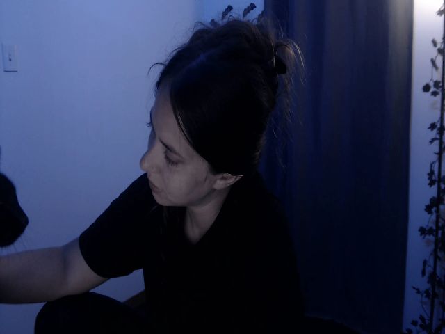 Live sex webcam photo for LadyMarceline #261111330
