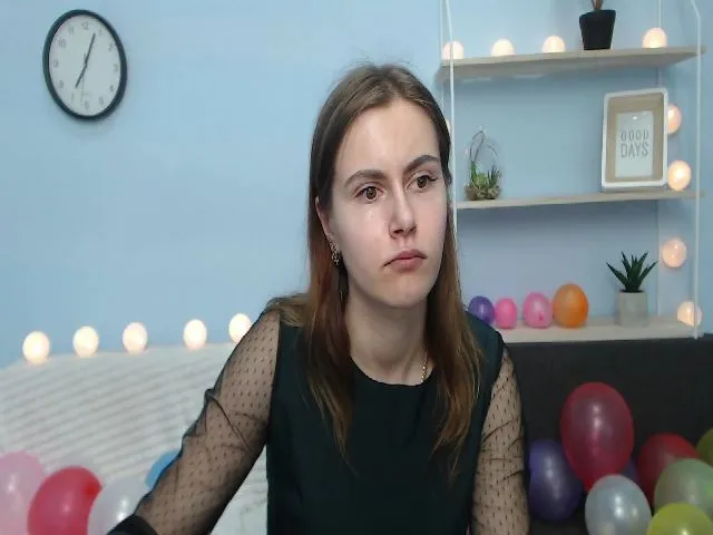 Live sex webcam photo for MollyTravis #254106222