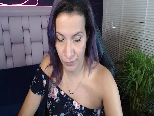 Live sex webcam photo for Infernalsexx #253126790