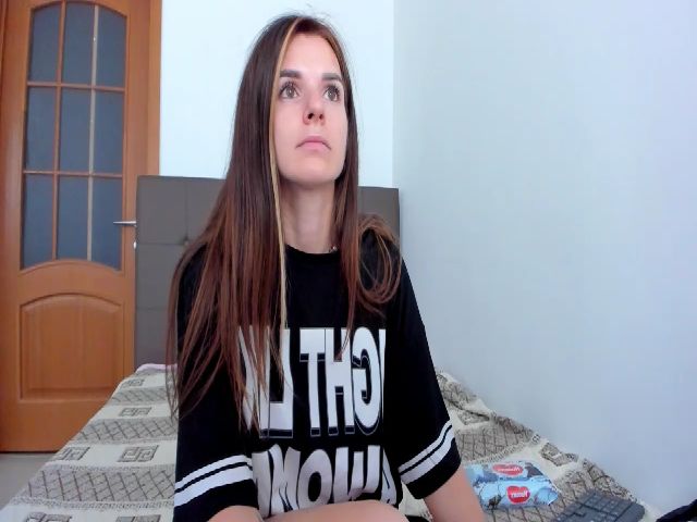 Live sex webcam photo for KarenFinger #257319345