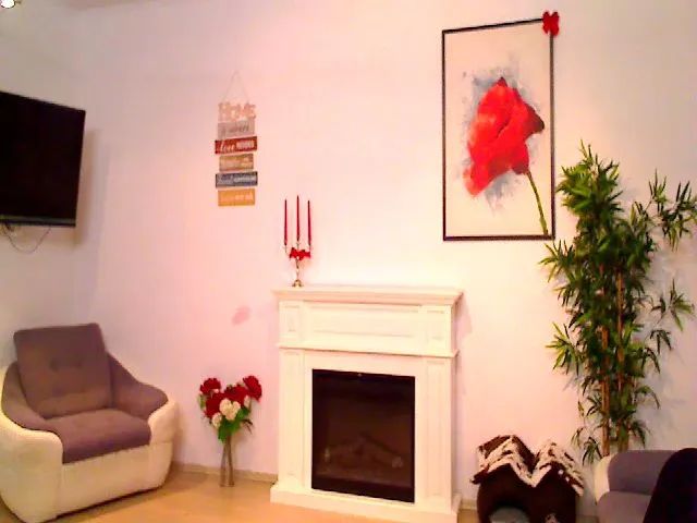 Live sex webcam photo for PoppyNaked #257962798