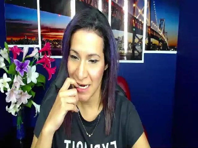 Live sex webcam photo for Infernalsexx #256155532