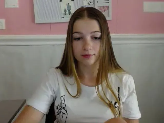 Live sex webcam photo for EmiStern #259844499