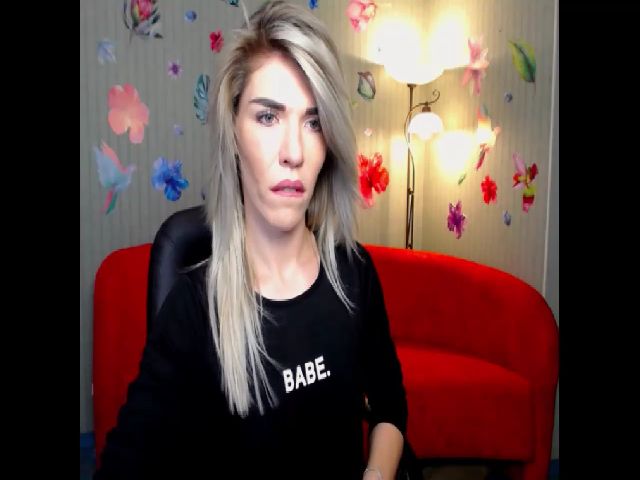 Live sex webcam photo for Sendy_White #265408524