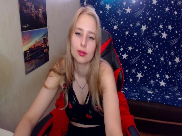 Live sex webcam photo for JessyGinger #258539756