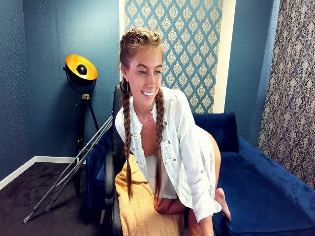 Live sex webcam photo for JasminJasm #257619934