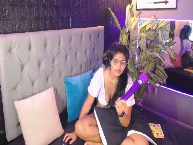 Live sex webcam photo for Ayisha_ #264630852