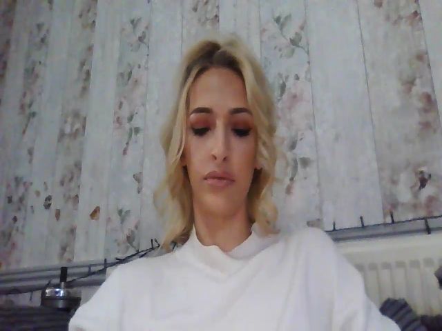 Live sex webcam photo for juicyjessy0 #256243257