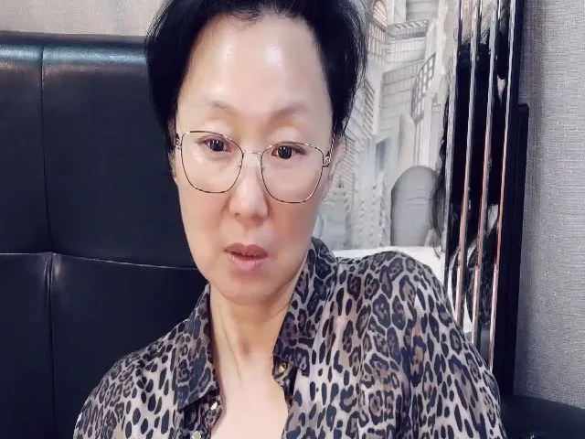 Live sex webcam photo for SandraMia #263135521