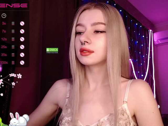 Live sex webcam photo for Annelitt #287948077