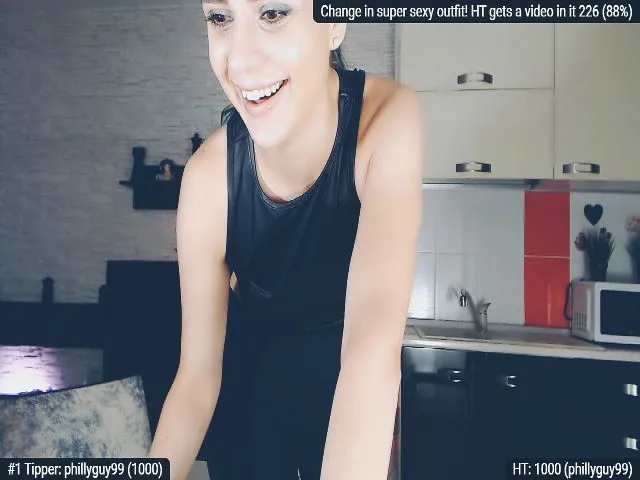 Live sex webcam photo for IrinyRay #257899832