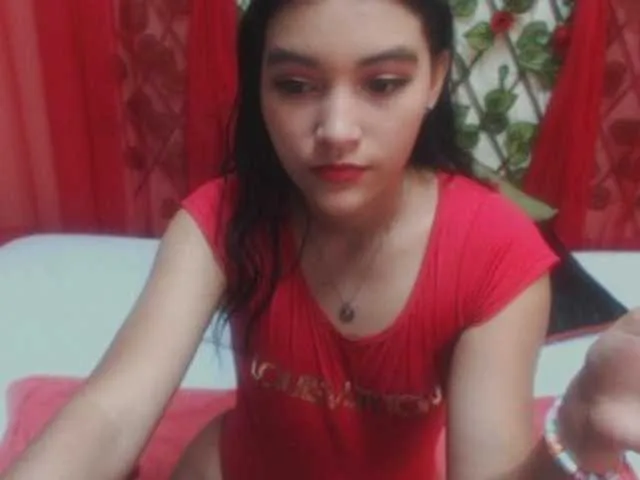 Live sex webcam photo for vikyroxe #248323144