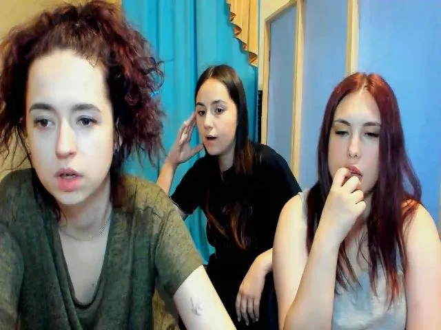 Live sex webcam photo for BeautiAmber #254136075