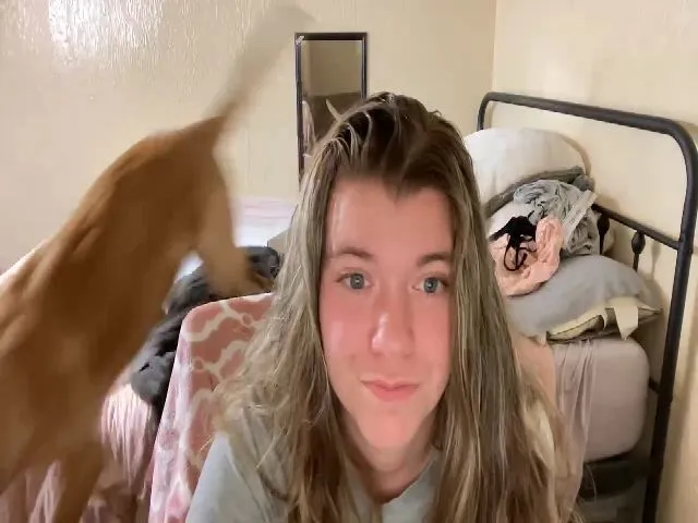 Live sex webcam photo for Trixiegirl3 #261834954