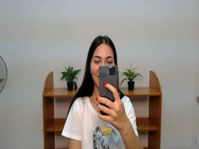Live sex webcam photo for JasmineGreyz #262802326