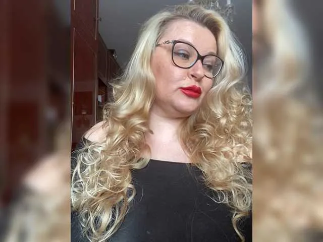 Live sex webcam photo for WifeyNusha #246389988