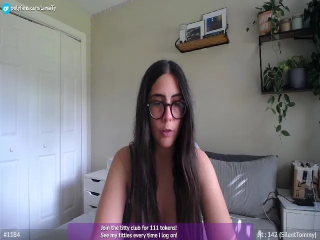 Live sex webcam photo for LanaTy #254607558