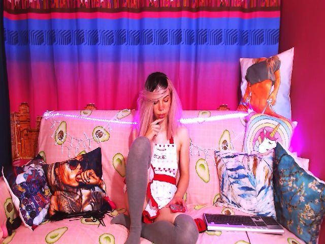 Live sex webcam photo for Lolly_Goddess #259899172