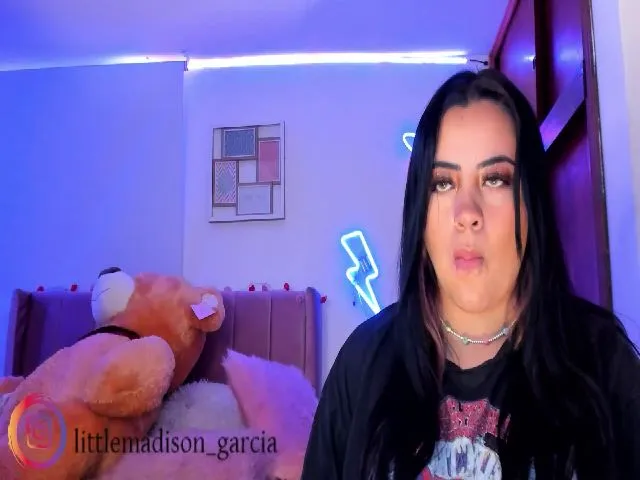 Live sex webcam photo for Madison_se #253249156