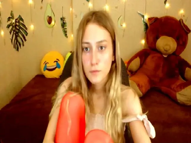 Live sex webcam photo for LinaRum__ #255882847