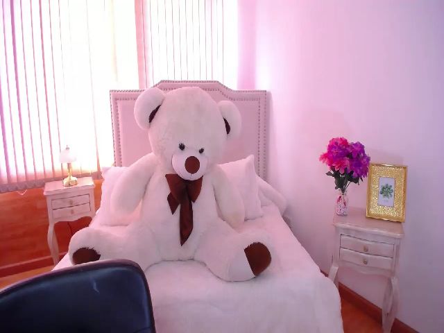 Live sex webcam photo for zamy_buhler #260056167