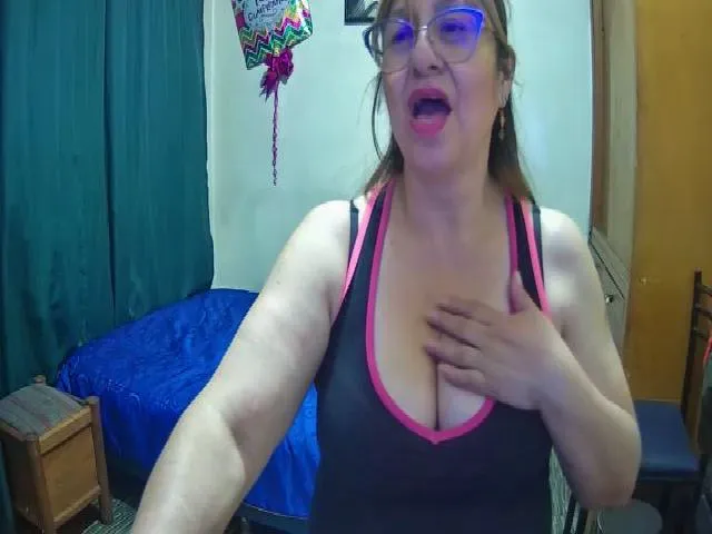 Live sex webcam photo for Tatixxx_ #265236718