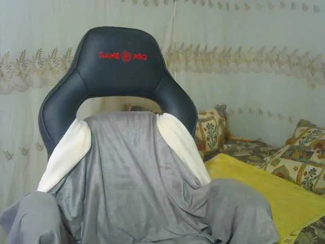 Live sex webcam photo for xxdaryaxx #241957729