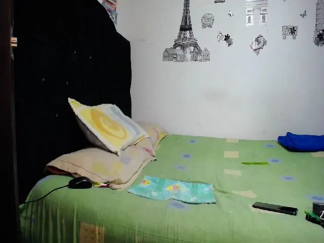 Live sex webcam photo for GracieVice #252529432