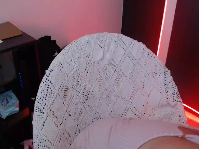 Live sex webcam photo for April_dew #260037731
