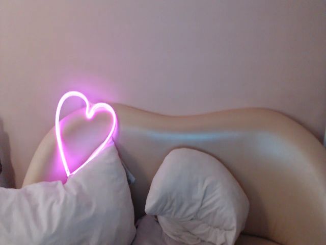 Live sex webcam photo for BennyJi #261276918