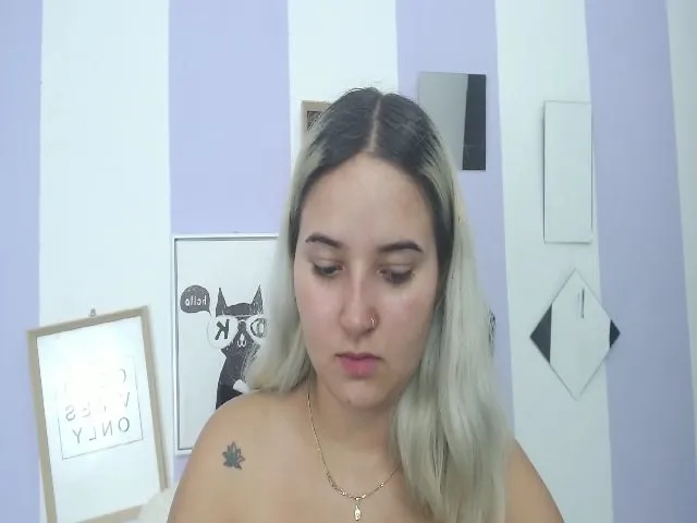 Live sex webcam photo for Teresasroom #252315106