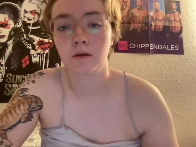 Live sex webcam photo for CandyBurger21 #247035183