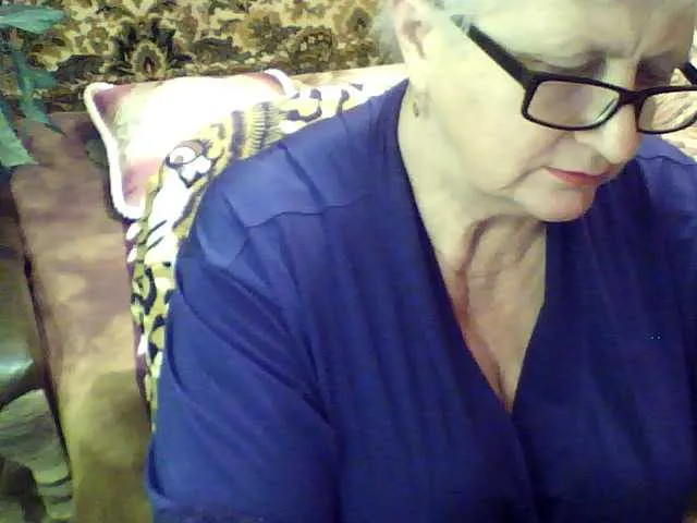 Live sex webcam photo for LolkaAlyss #287976305