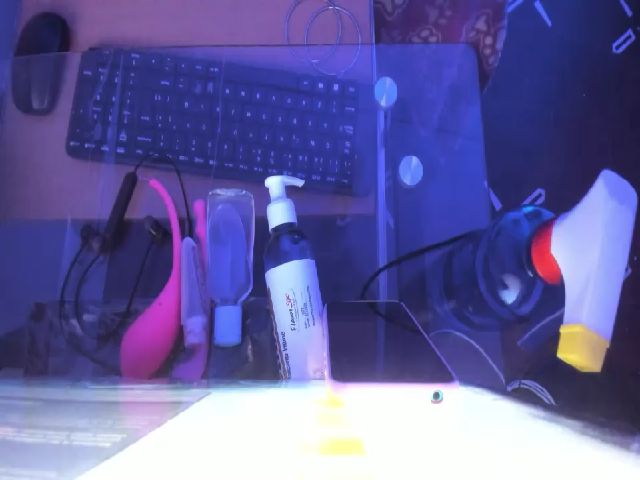 Live sex webcam photo for sexyfox_18 #254702289