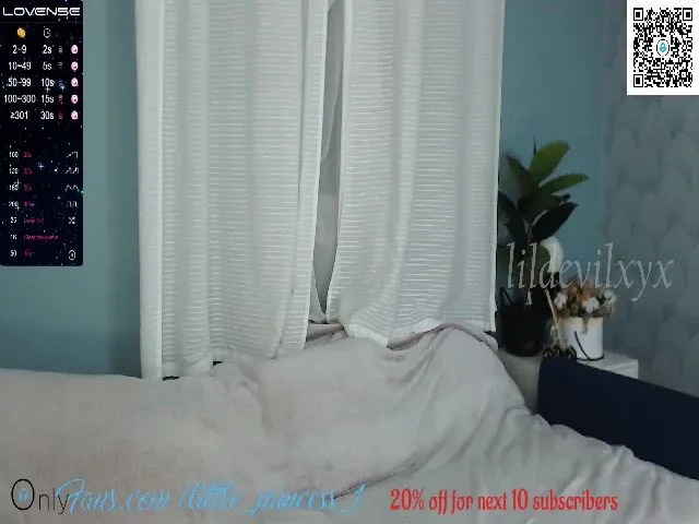 Live sex webcam photo for Lildevilxyx #263221104