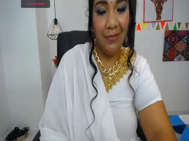 Live sex webcam photo for IndianMama #259310217