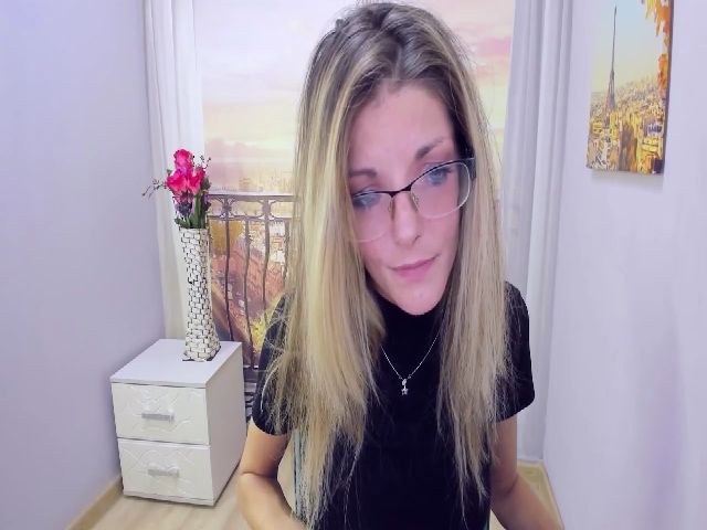 Live sex webcam photo for StellaHemera #264504371