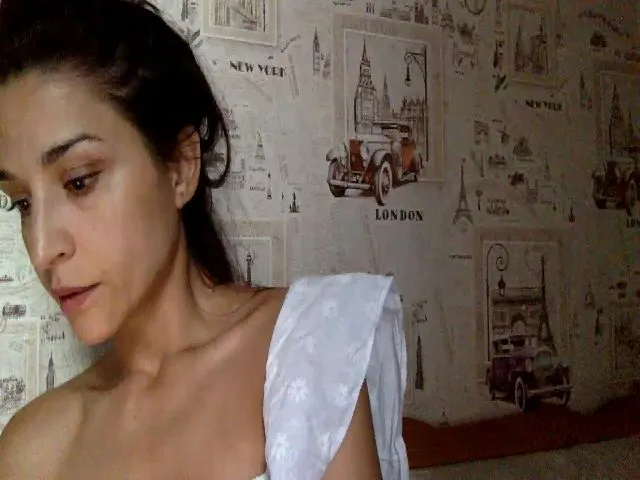 Live sex webcam photo for JolyBoss #265017608